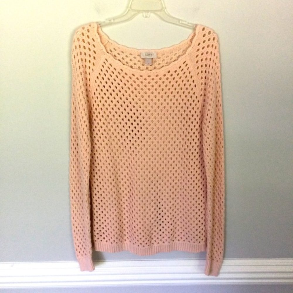 Size Medium Crochet Knit Style Long Sleeve Pullover.